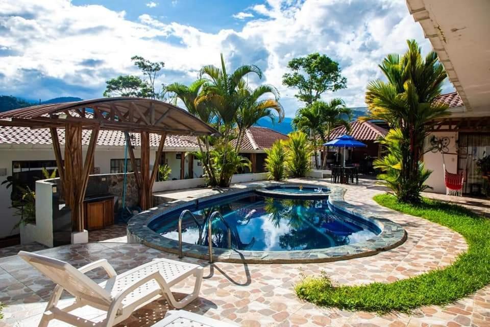 La Casa De La Abuela Villa Sucua Luaran gambar