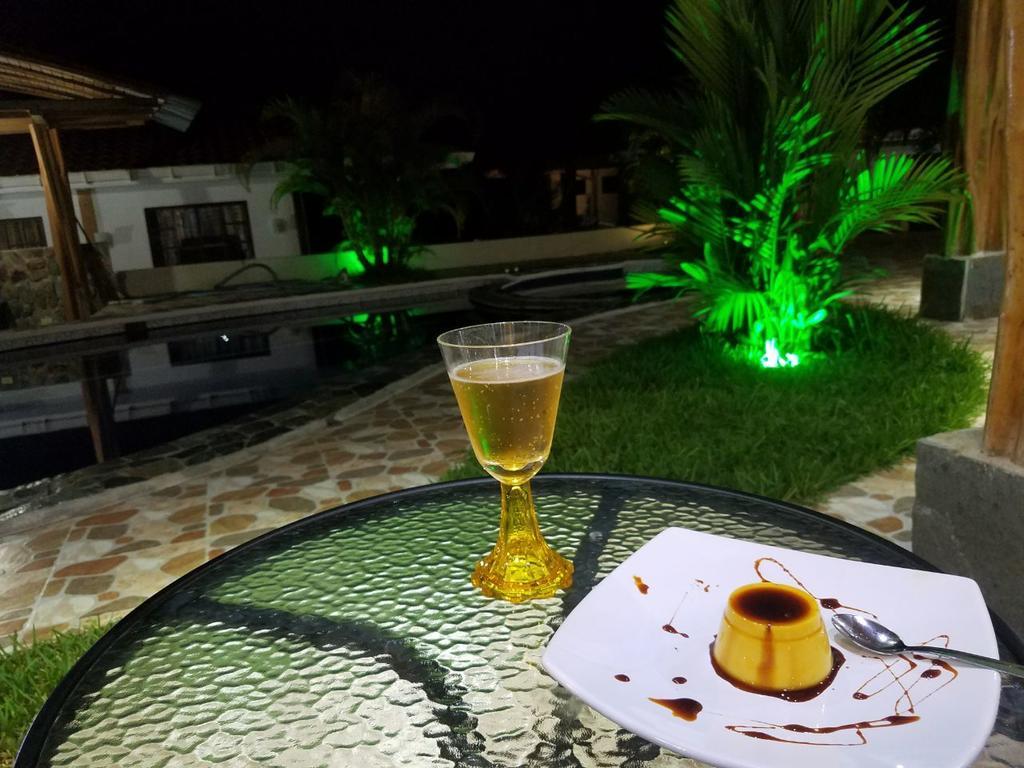 La Casa De La Abuela Villa Sucua Luaran gambar